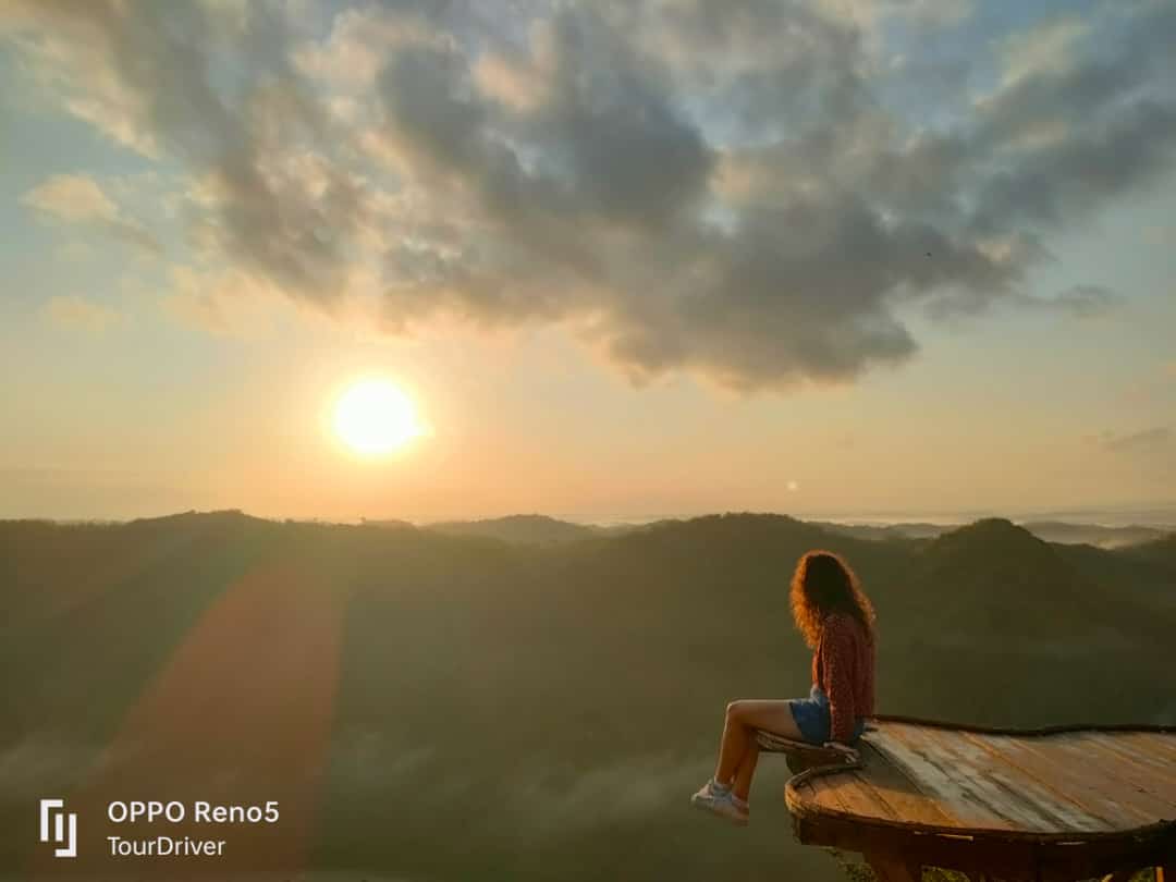 Panguk Hill Sunrise: Witness the Breathtaking Beauty of Nature’s First Light