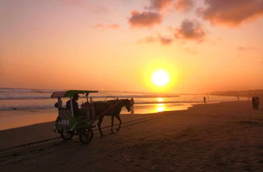 Captivating Parangtritis Beach Sunset: A Breathtaking Sight in Jogjakarta